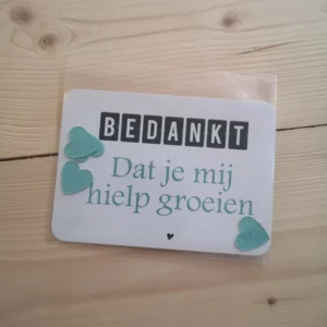 Kaart met bloemzaadconfetti "Mintgroene tekst, met mintgroene hartjes