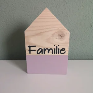 Houten huisje met tekst Familie "Oud Roze"
