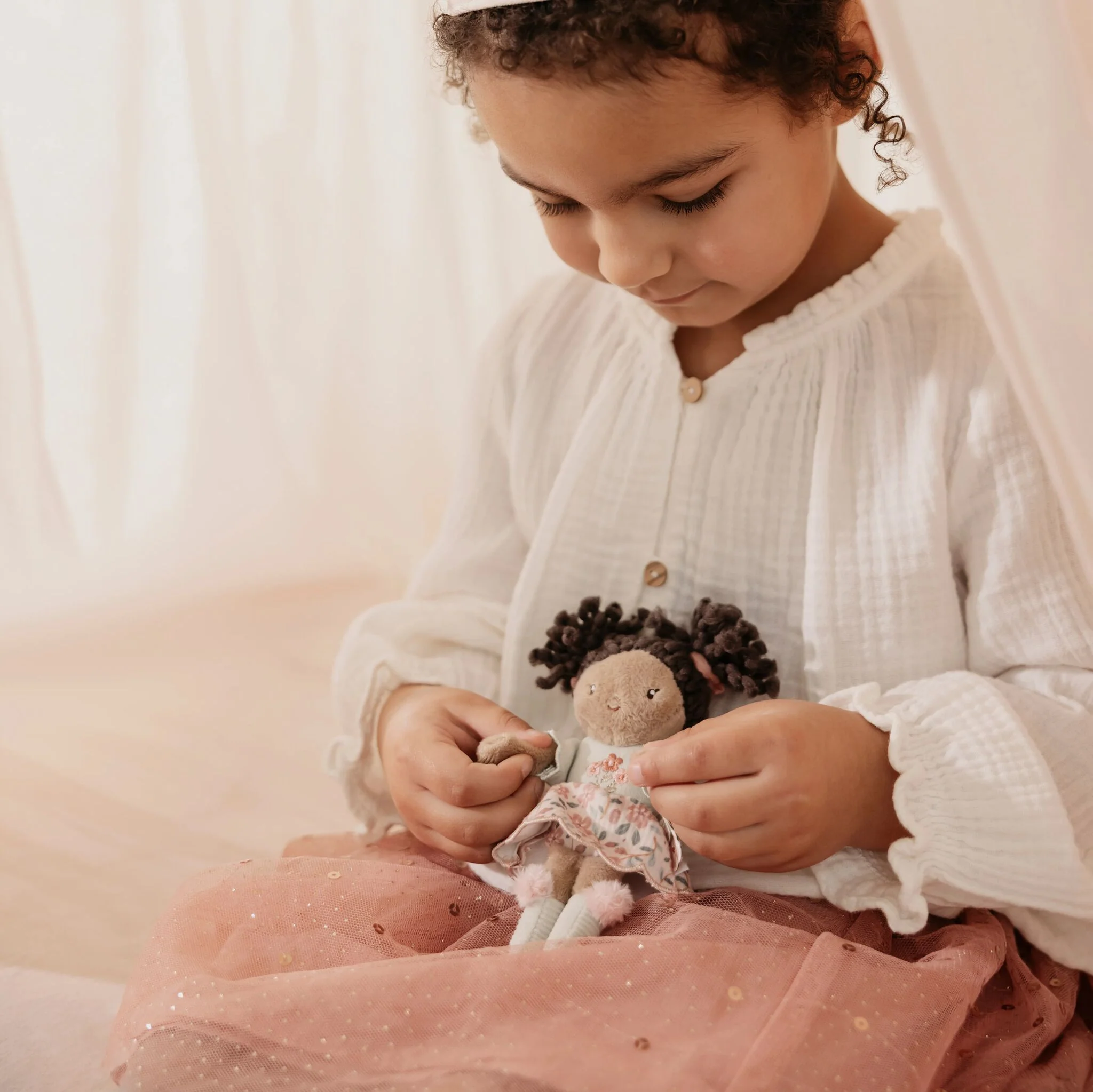 Little Dutch Knuffelpop Evi – 10 cm - Afbeelding 3