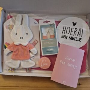 Cadeaupakket “Hoera een Meisje” – Brievenbus Kraamcadeau
