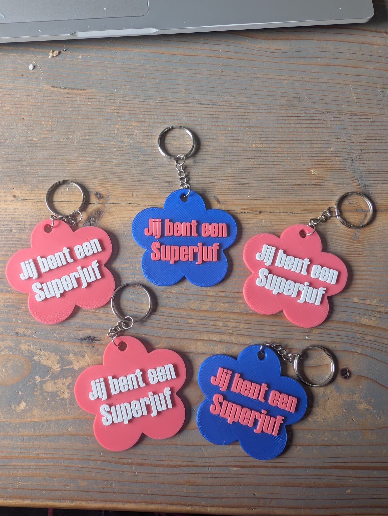 Sleutelhanger “Jij bent een Superjuf” ( Roze) - Afbeelding 4