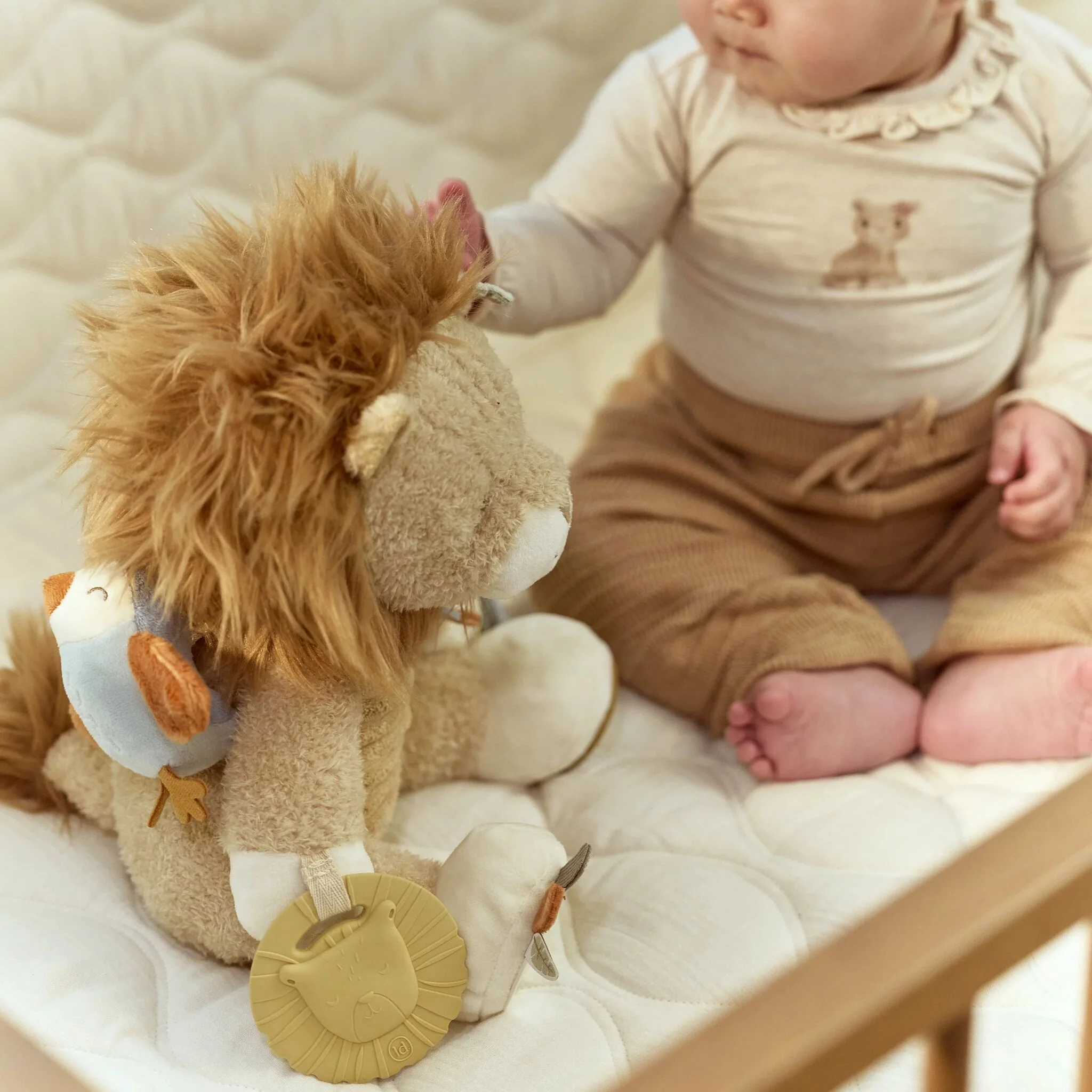 Little Dutch Activiteitenknuffel Leeuw - Geel - Afbeelding 8