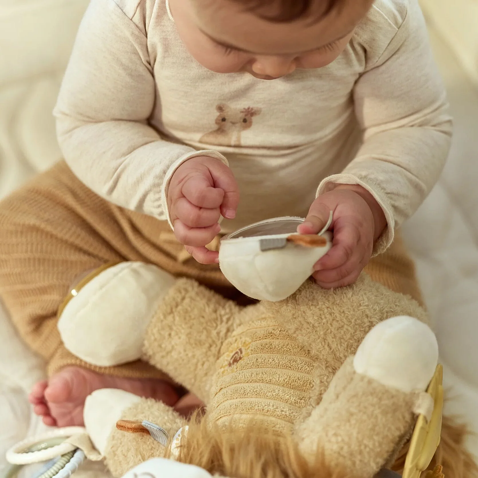 Little Dutch Activiteitenknuffel Leeuw - Geel - Afbeelding 5