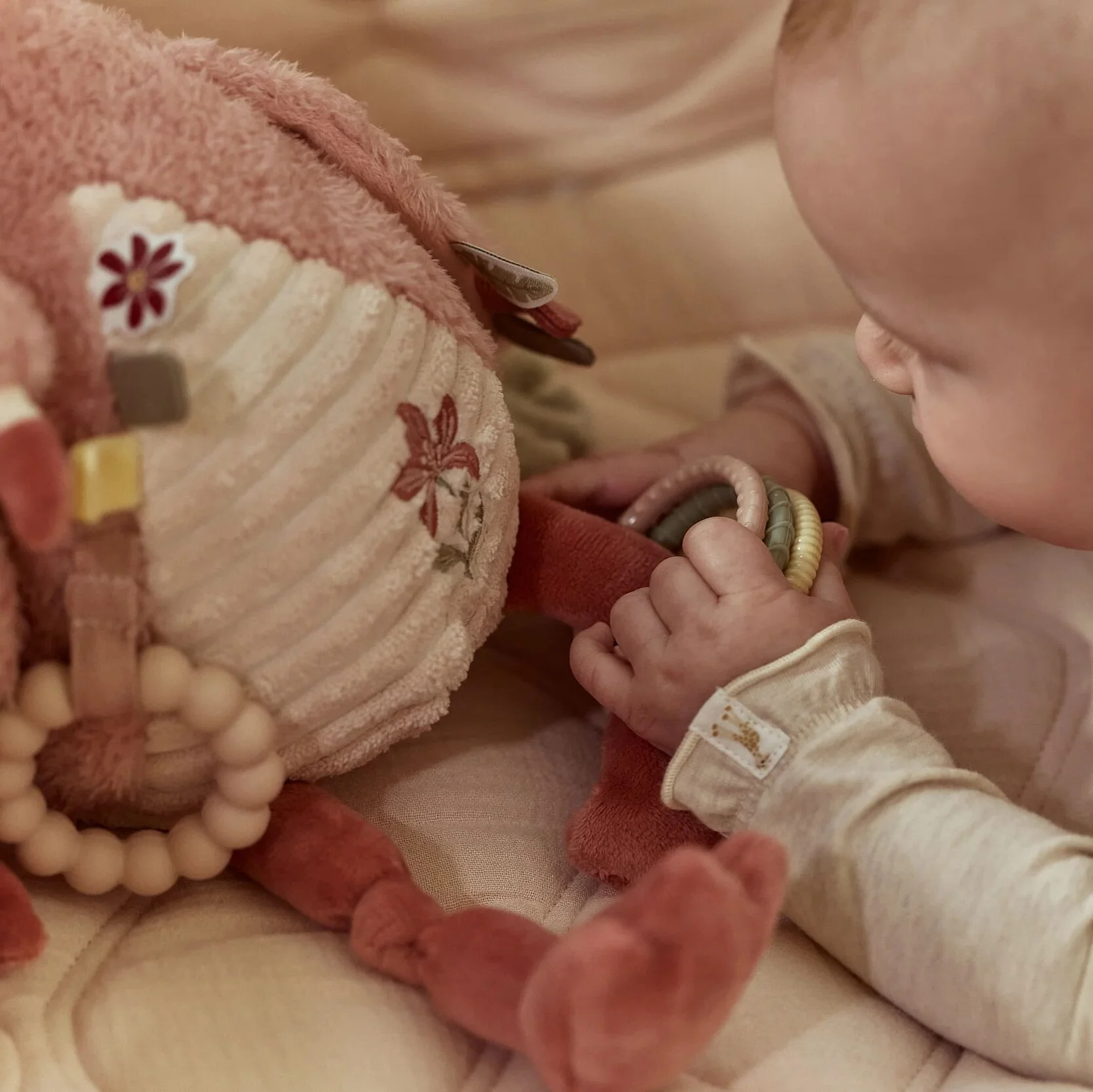 Little Dutch Activiteitenknuffel Flamingo - Roze - Afbeelding 8