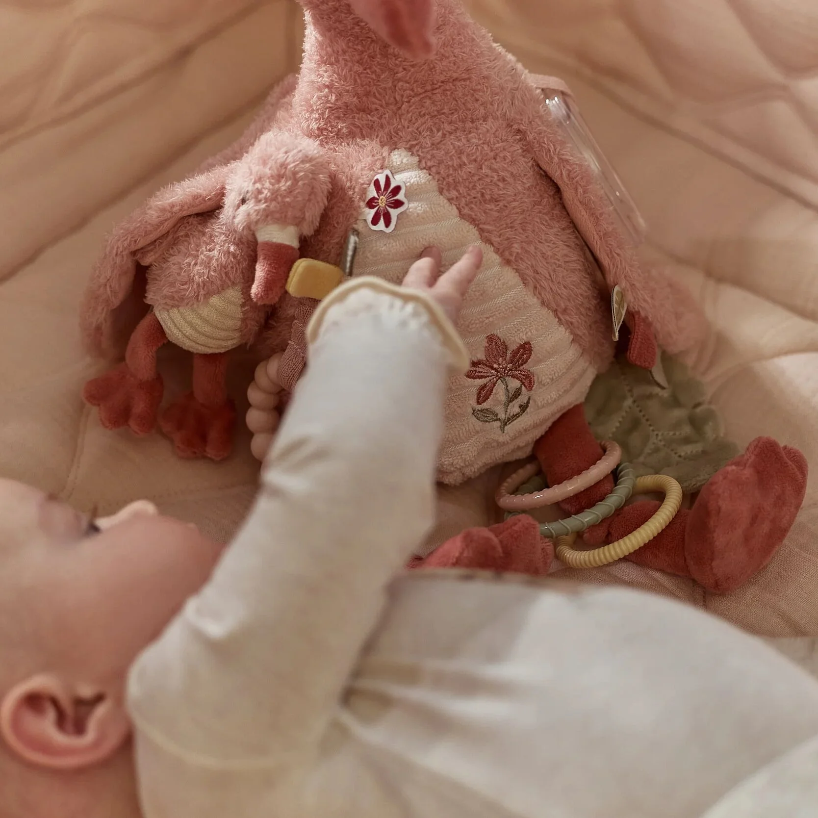 Little Dutch Activiteitenknuffel Flamingo - Roze - Afbeelding 7