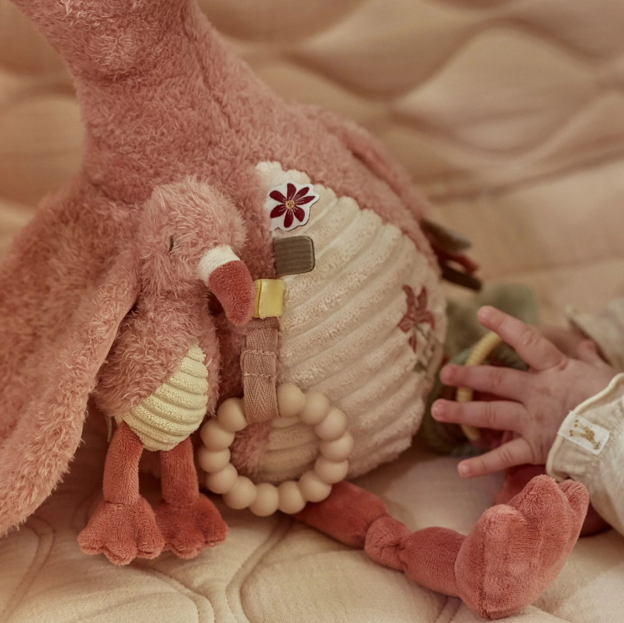 Little Dutch Activiteitenknuffel Flamingo - Roze - Afbeelding 6