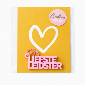 Cadeau voor de liefste leidster – hartkaart met sleutelhanger